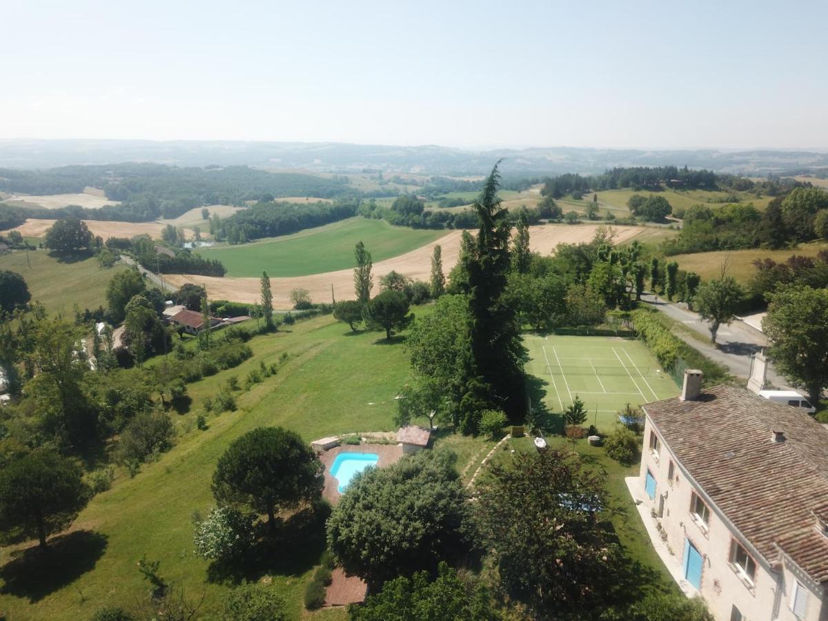 Bed and Breakfast La Dame Fines Puybegon Exterior foto