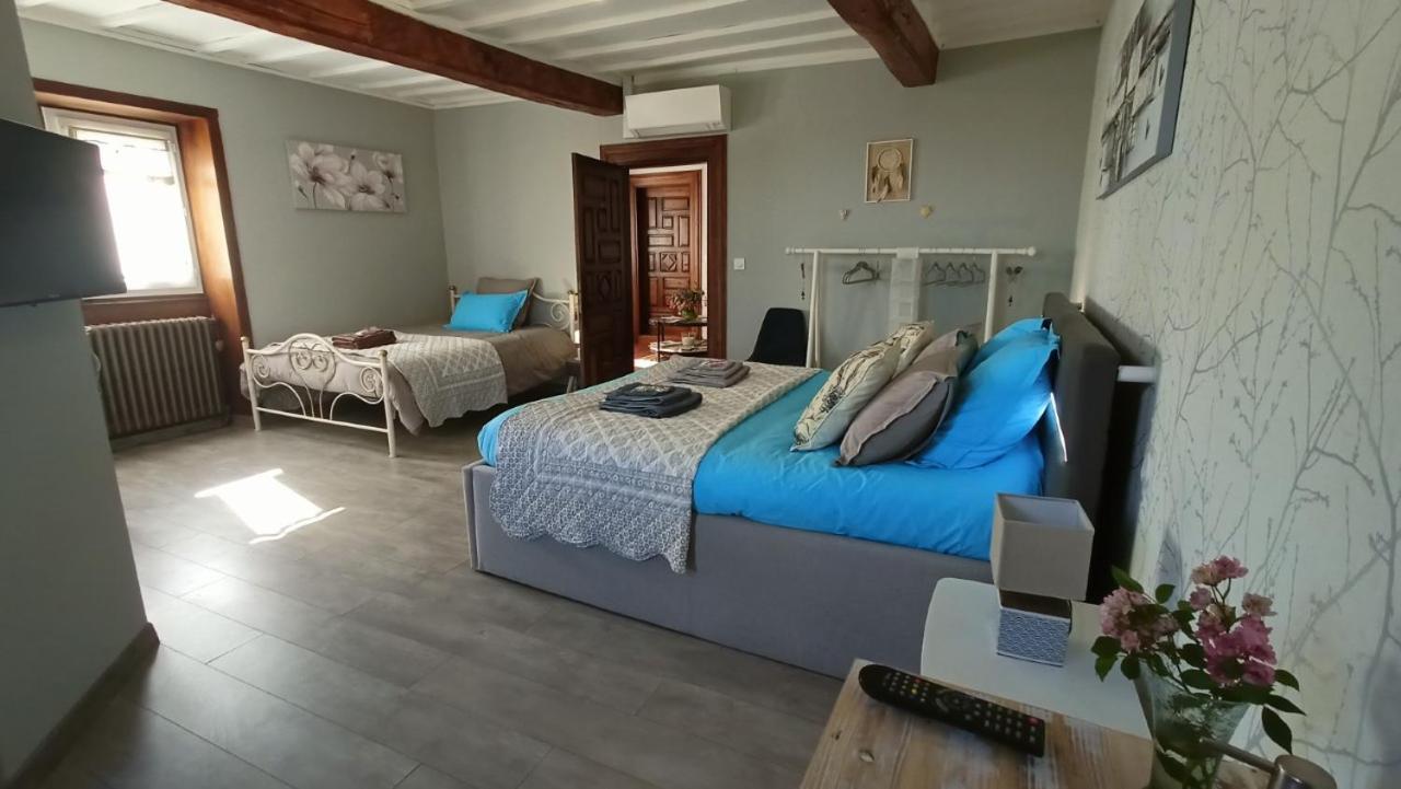 Bed and Breakfast La Dame Fines Puybegon Exterior foto